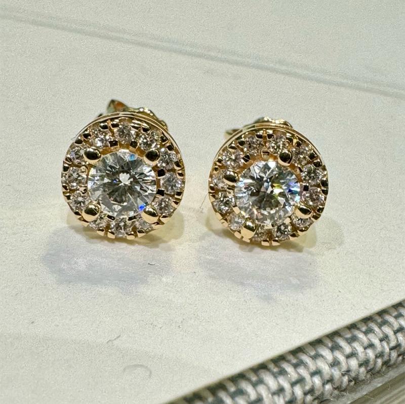 14 Karat Guld Ørestikker med Diamanter - Eksklusivt Design