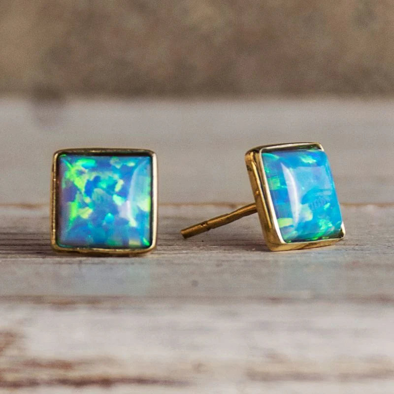 Firkantede Guld ørestikkere Med Blå Opal - Niibuhr Jewelry Øreringe