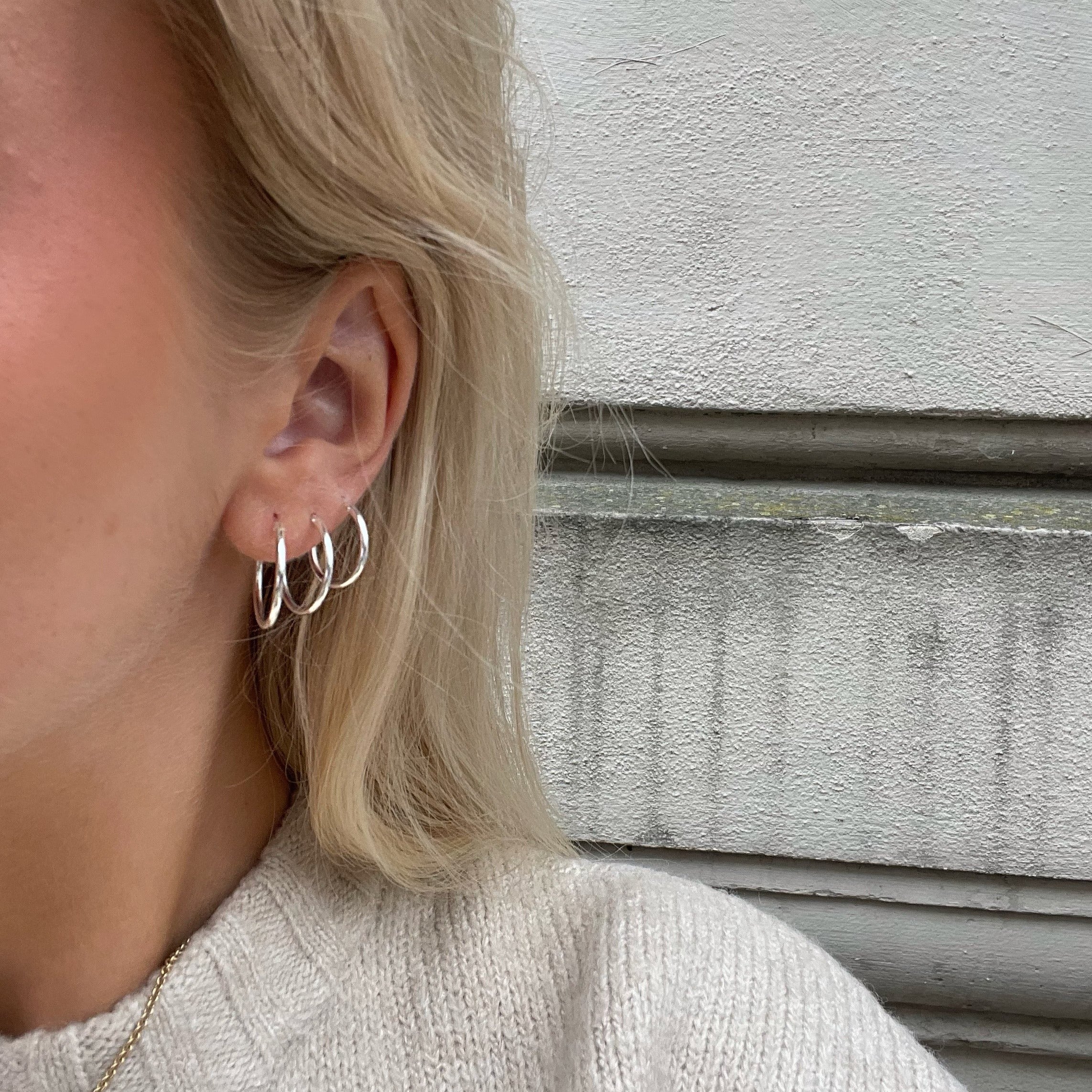 Elegante Guld Hoops 18mm i Forgyldt Sterlingsølv