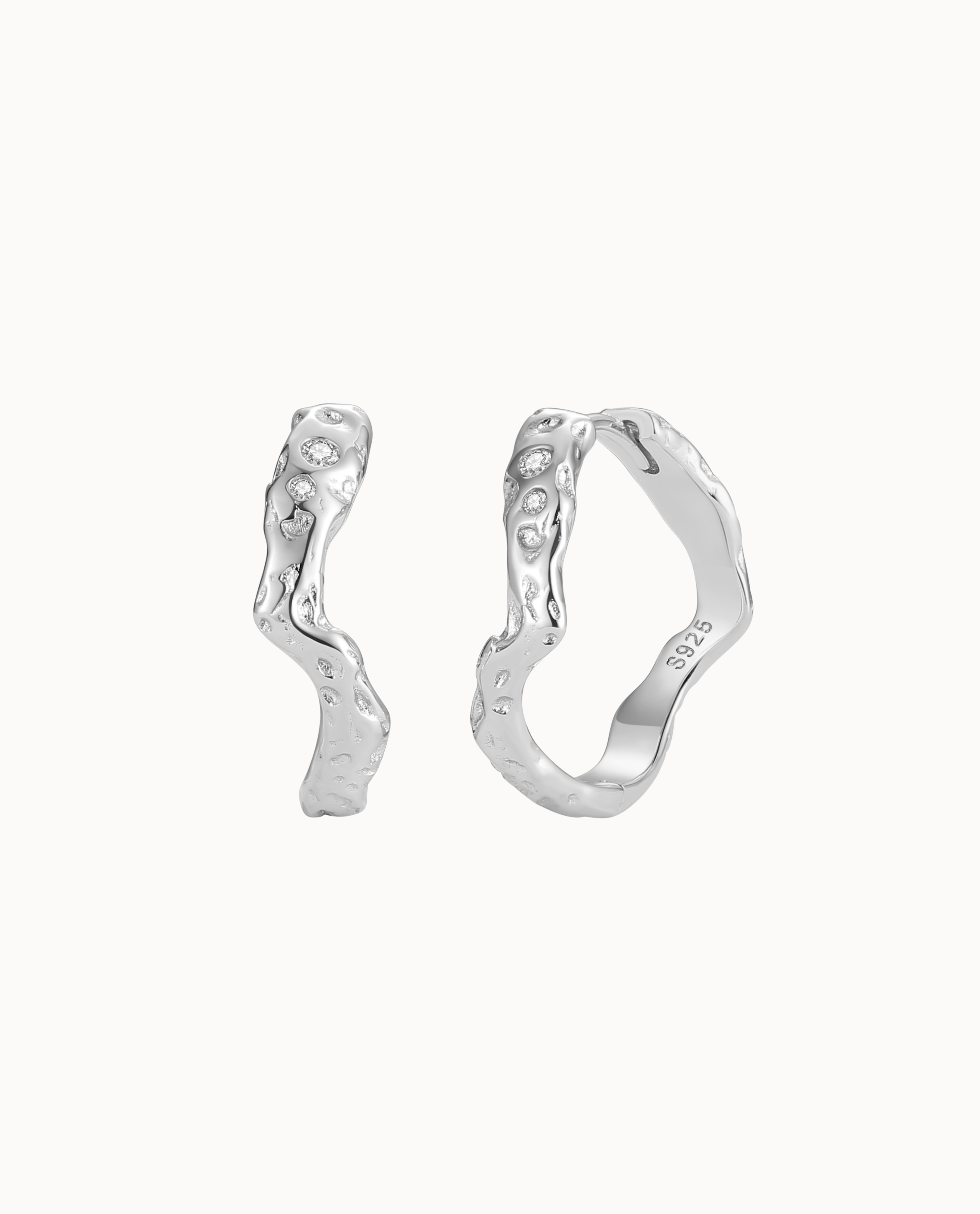 Elei Øreringe i Sølv – Elegante Hoops fra Nava Copenhagen